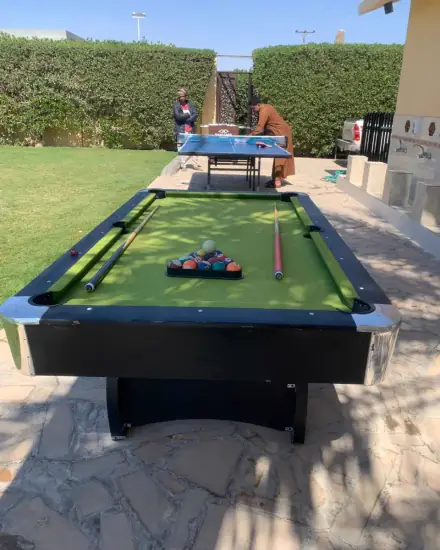 طاولة بلياردو
